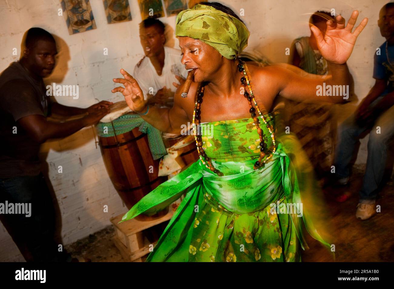 Candomble frau Fotos und Bildmaterial in hoher Auflösung Alamy
