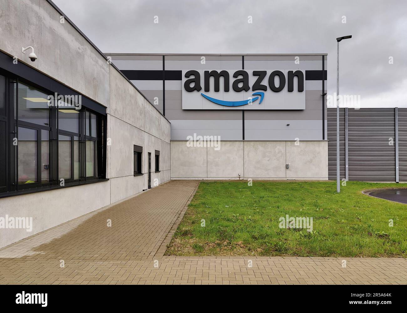 Amazon Sorting Centre DTM9 ausgestattet mit Amazon Robotics Technologie, Deutschland, Nordrhein-Westfalen, Ruhrgebiet, Witten Stockfoto