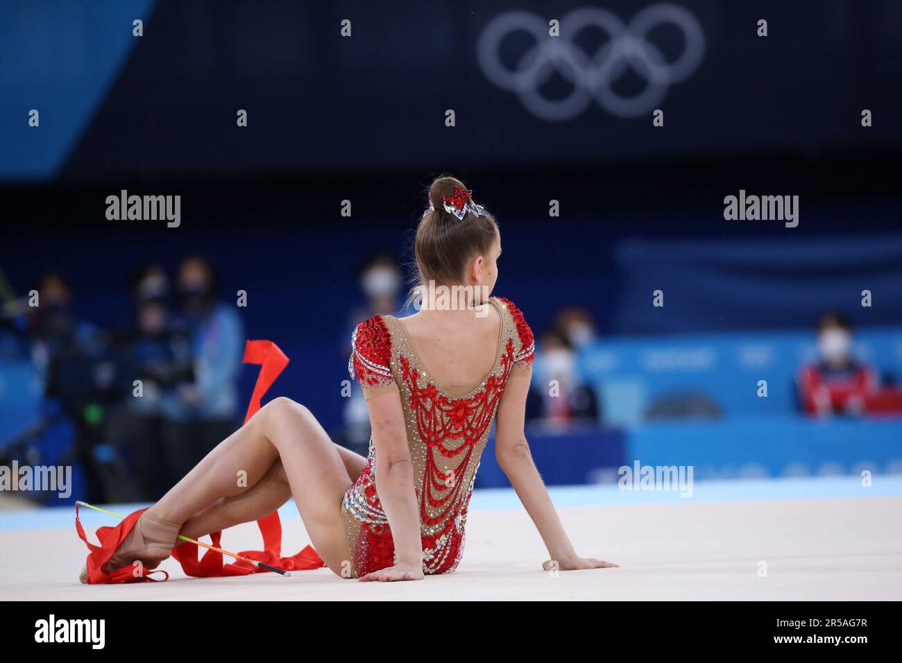 7. AUGUST 2021 – Tokio, Japan: Dina AVERINA von Team Russland tritt beim Rhythmic Gymnastics Individual All-Around Final bei den Olympischen Spielen 2020 in Tokio an der Band an (Foto: Mickael Chavet/RX) Stockfoto