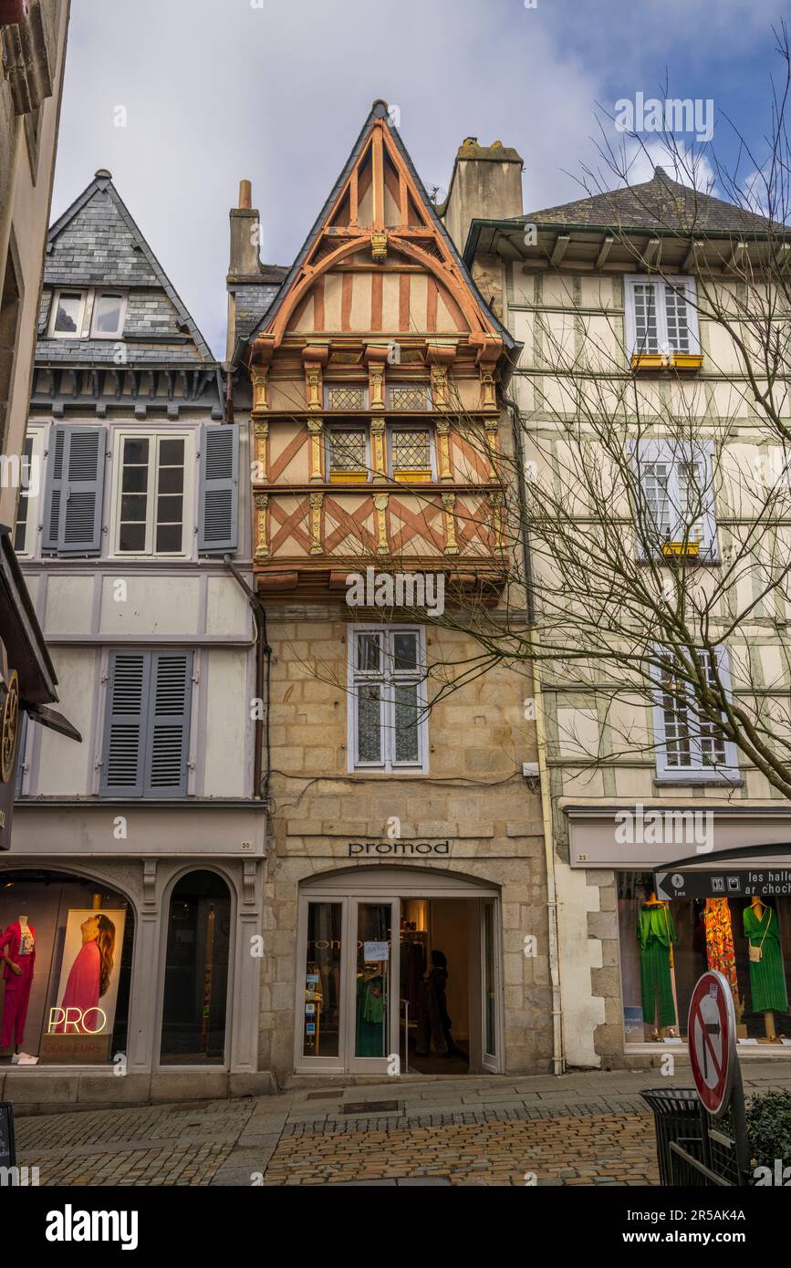 Die alten engen Gassen von Quimper, Bretagne, Frankreich Stockfoto