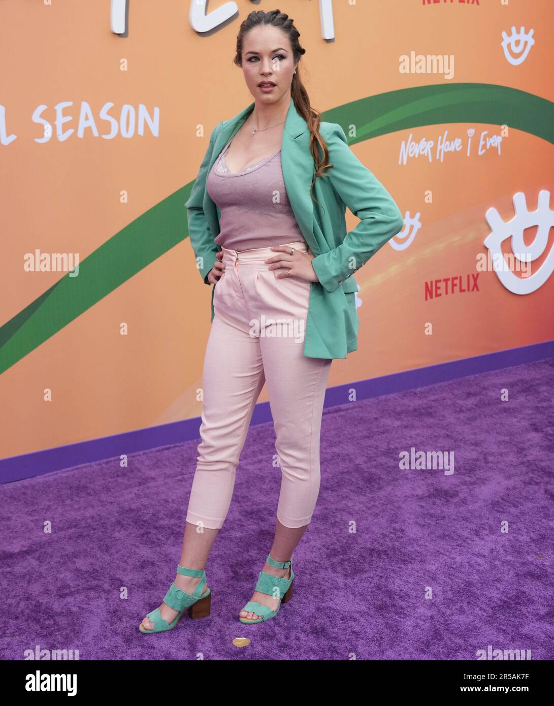 Alexis knapp kommt zu Netflix's NEVER I EVER Season 4 Premiere Screening im Regency Village Theater in Westwood, Kalifornien, am Donnerstag, den 1. Juni 2023. (Foto: Sthanlee B. Mirador/Sipa USA) Stockfoto