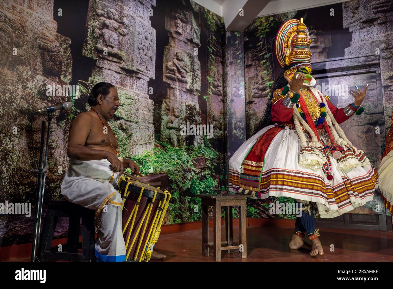 Kathakali ist eine wichtige Form des klassischen indischen Tanzes aus Kerala, Indien Stockfoto