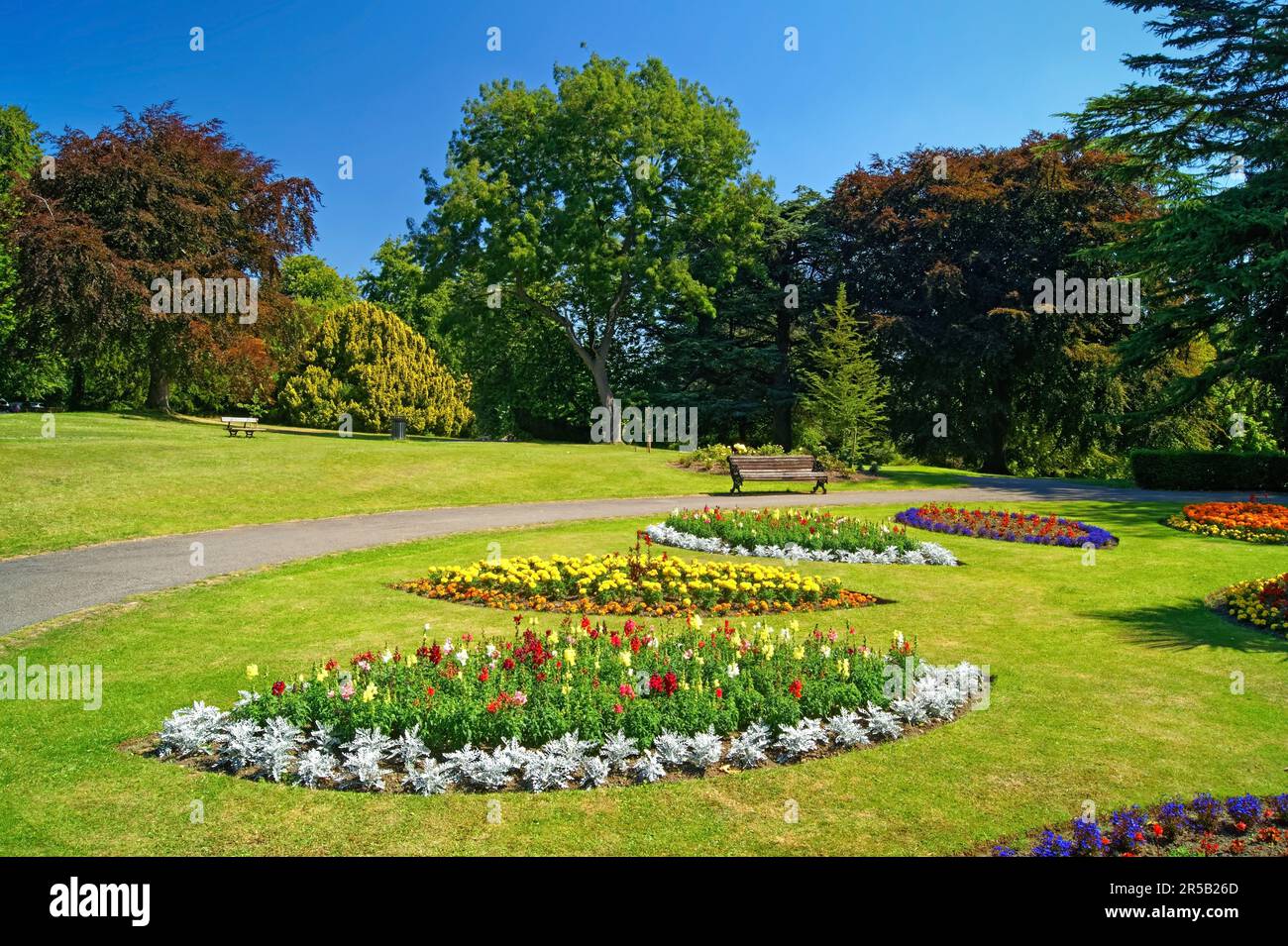 Großbritannien, West Yorkshire, Leeds, Blumenbetten im Roundhay Park. Stockfoto