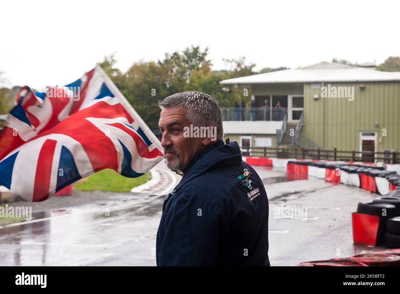 Paul Hollywood, der Star von BBC Television, „Great British Bake Off“, eröffnet die diesjährige Henry Surtees Challenge im Buckmore Park, Kent, Großbritannien. 08.10.2014 Stockfoto