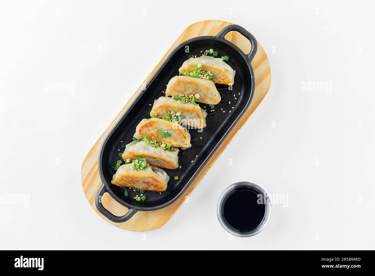 Gyoza (gegrillte Teigtaschen im japanischen Stil) Stockfoto