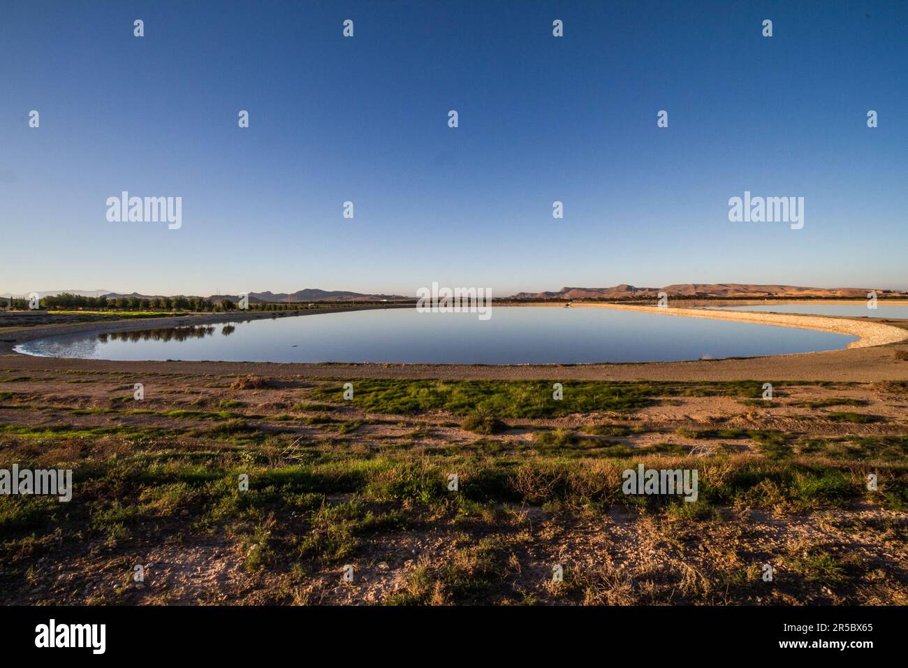 Behandlung von Abwasserproblemen: ONEE-Behandlungsstation in Taourirt, Marokko Stockfoto