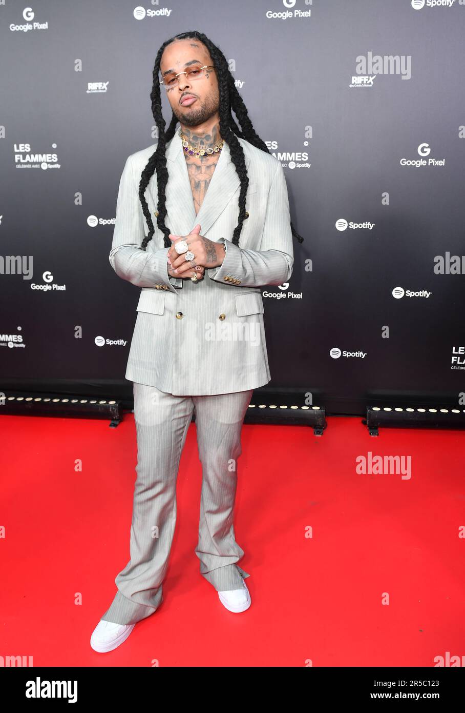 Aya Nakamura Tiakola Gazo Damso Cérémonie des Flammes Stockfoto