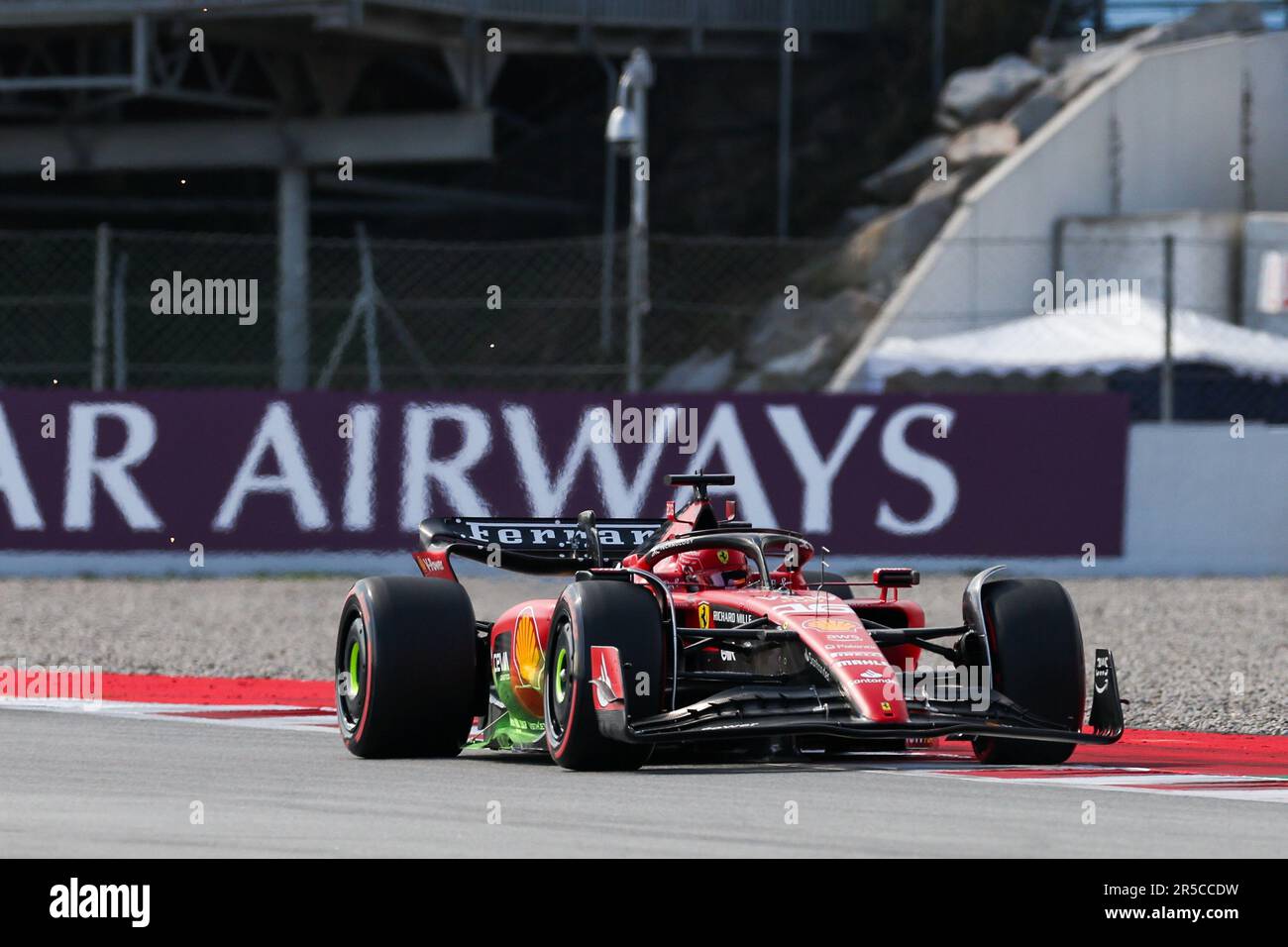 Montmelo, Spanien. 02. Juni 2023. Charles Leclerc vom Ferrari-Team ist beim Training im Vorfeld des Grand Prix F1 von Spanien auf dem Circuit de Barcelona-Catalunya am 02. Juni 2023 in Barcelona, Spanien, auf Kurs. Kredit: DAX Images/Alamy Live News Stockfoto