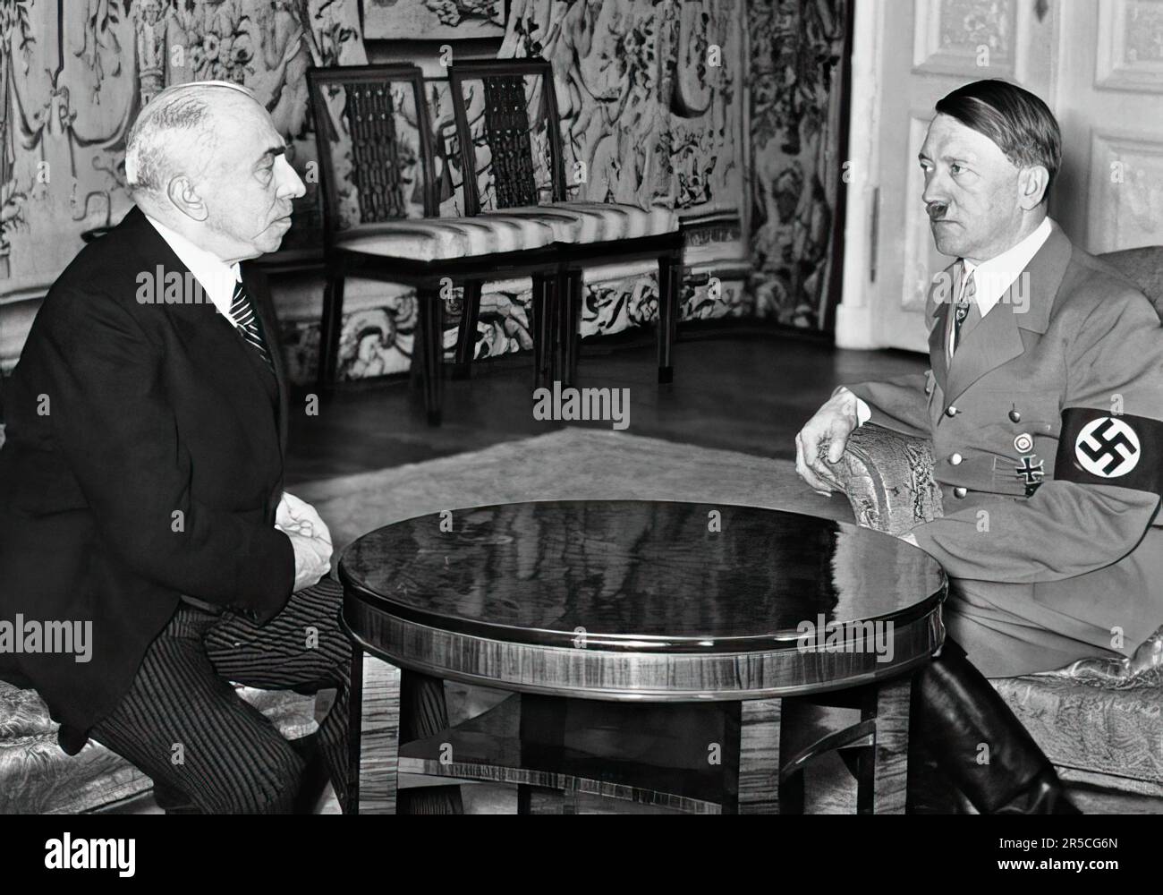 Emil Hacha und Adolf Hitler in der Burg Hradcany, Prag, 16. März 1939 Stockfoto