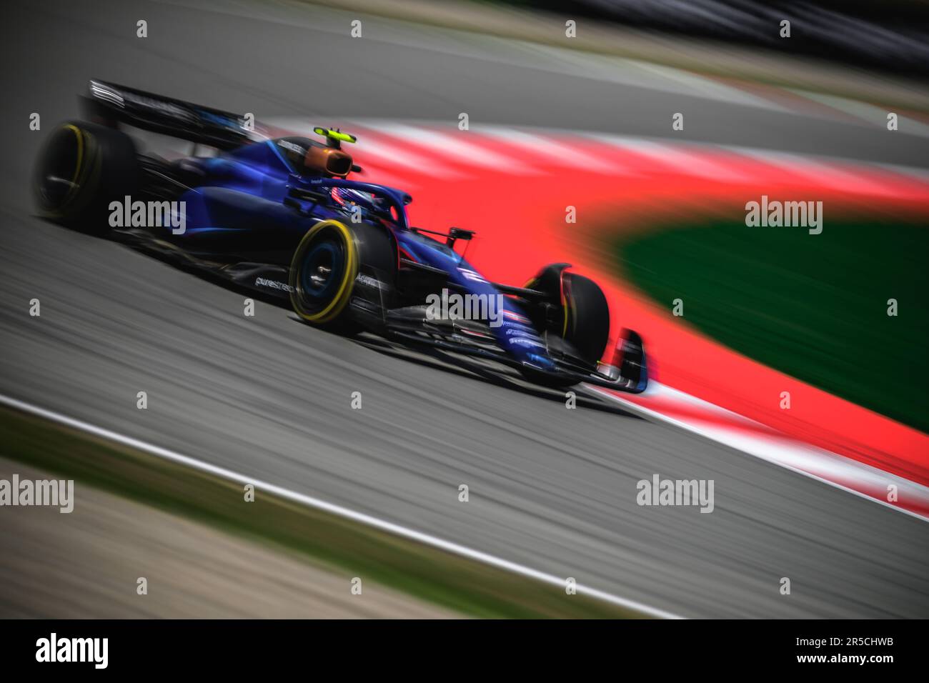 Montmelo, Spanien. 2. Juni 2023. LOGAN SARGEANT (USA) vom Team Williams fährt in seinen FW45 Jahren während der ersten Trainingssitzung des spanischen GP auf dem Circuit de Catalunya Credit: Matthias Oesterle/Alamy Live News Stockfoto
