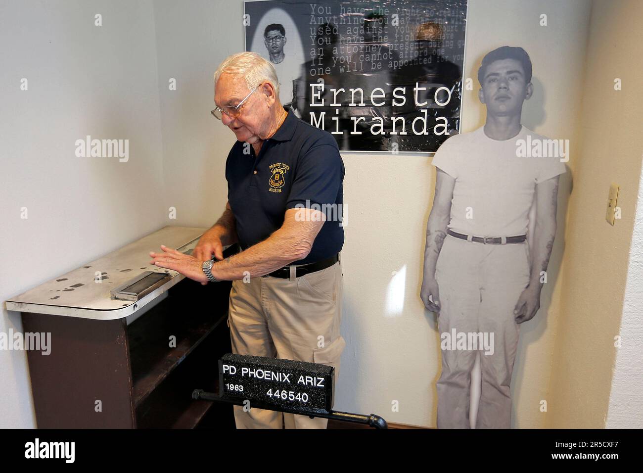 File retired phoenix police capt carroll cooley demonstrates