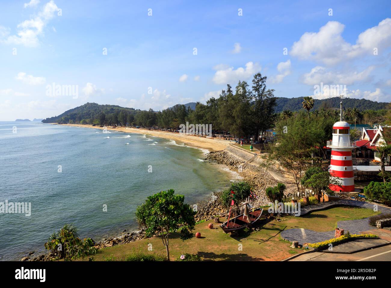 Landschaftsblick auf hat Sai Ri Beach in Chumphon, Thailand. Stockfoto