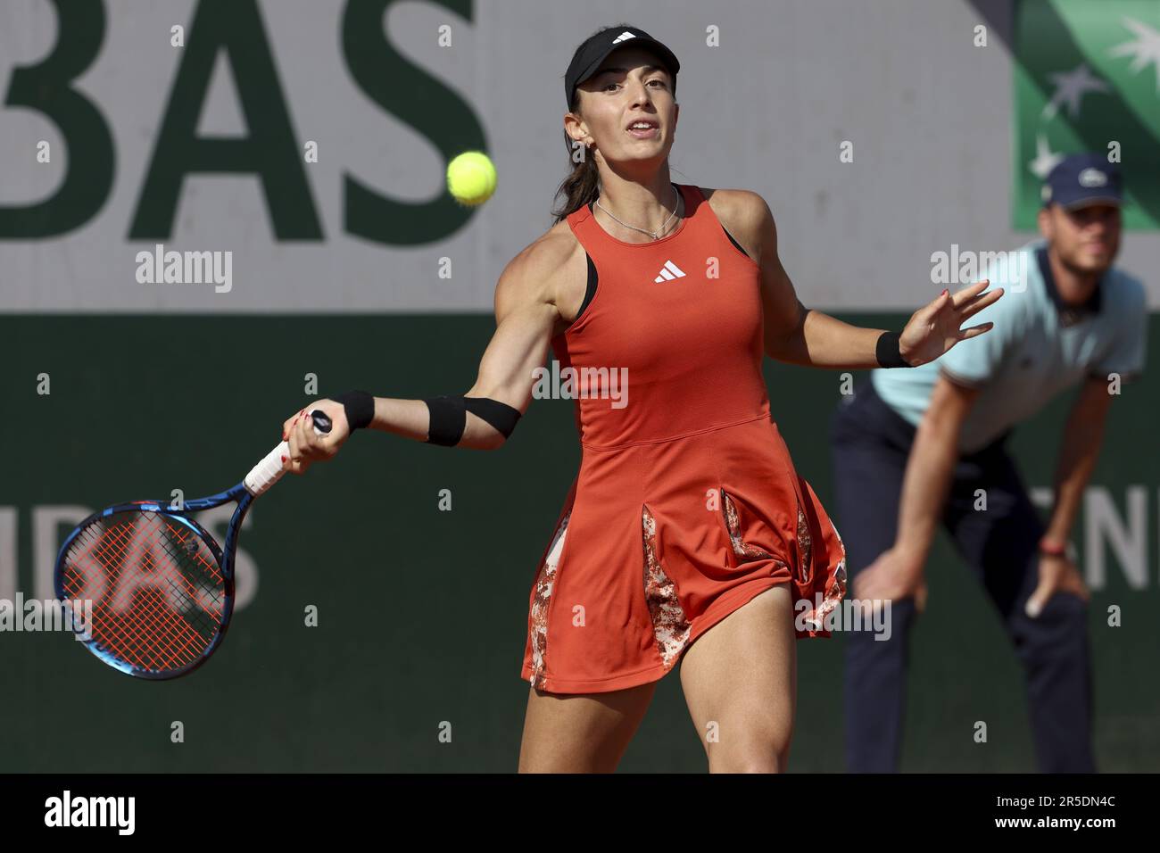 Elina Avanesyan von Russland am 6. Tag der French Open 2023, Roland