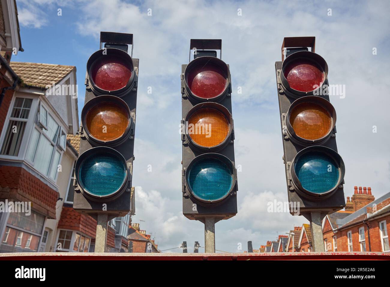 Drei Ampeln. Ansicht aus niedrigem Winkel. Stockfoto