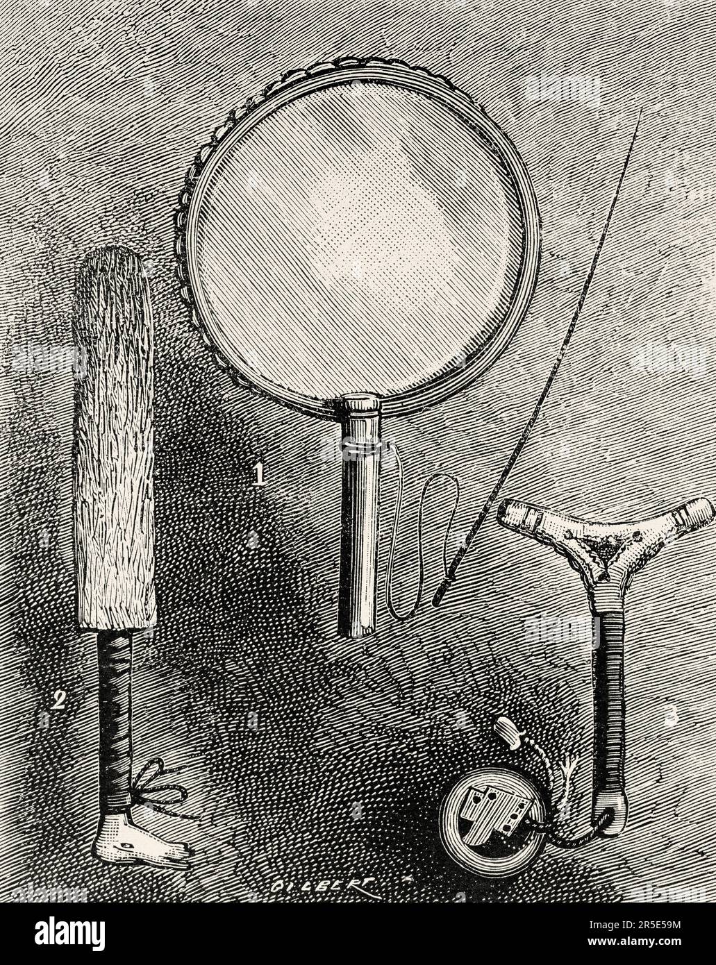 Zaubertrommel und Mets. 1 Chukchi Magic Trommel und Zauberstab, 2 Tungus Magic Trommelschalen, 3 Lapp Trommelschalen. Alte Gravur aus dem 19. Jahrhundert aus La Nature 1887 Stockfoto