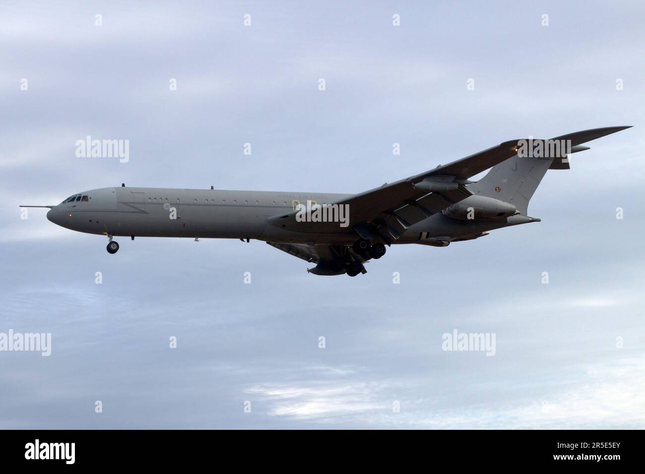 Royal Air Force Vickers VC10 (REG: ZA150) im Finale für Landebahn 31. Stockfoto