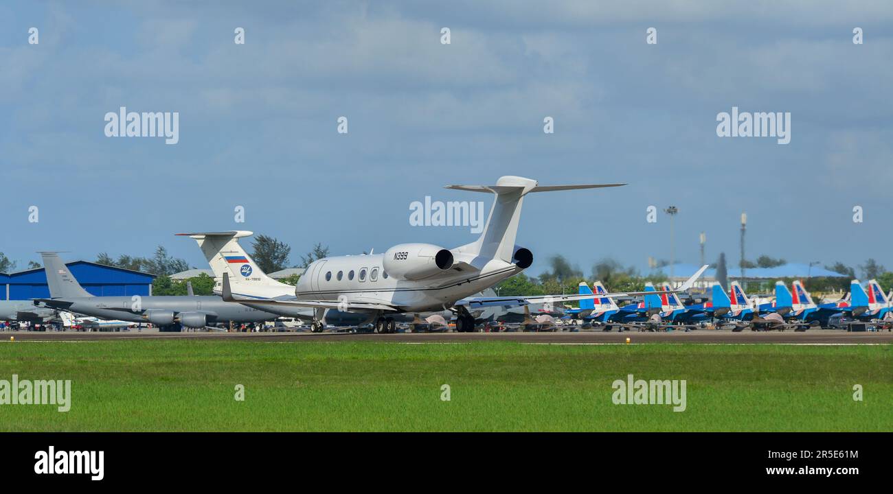 Langkawi, Malaysia - 28. Mai 2023. Privatflugzeug Gulfstream G500 (N399) Rolling für den Start vom Langkawi Airport (LGK), Malaysia. Stockfoto