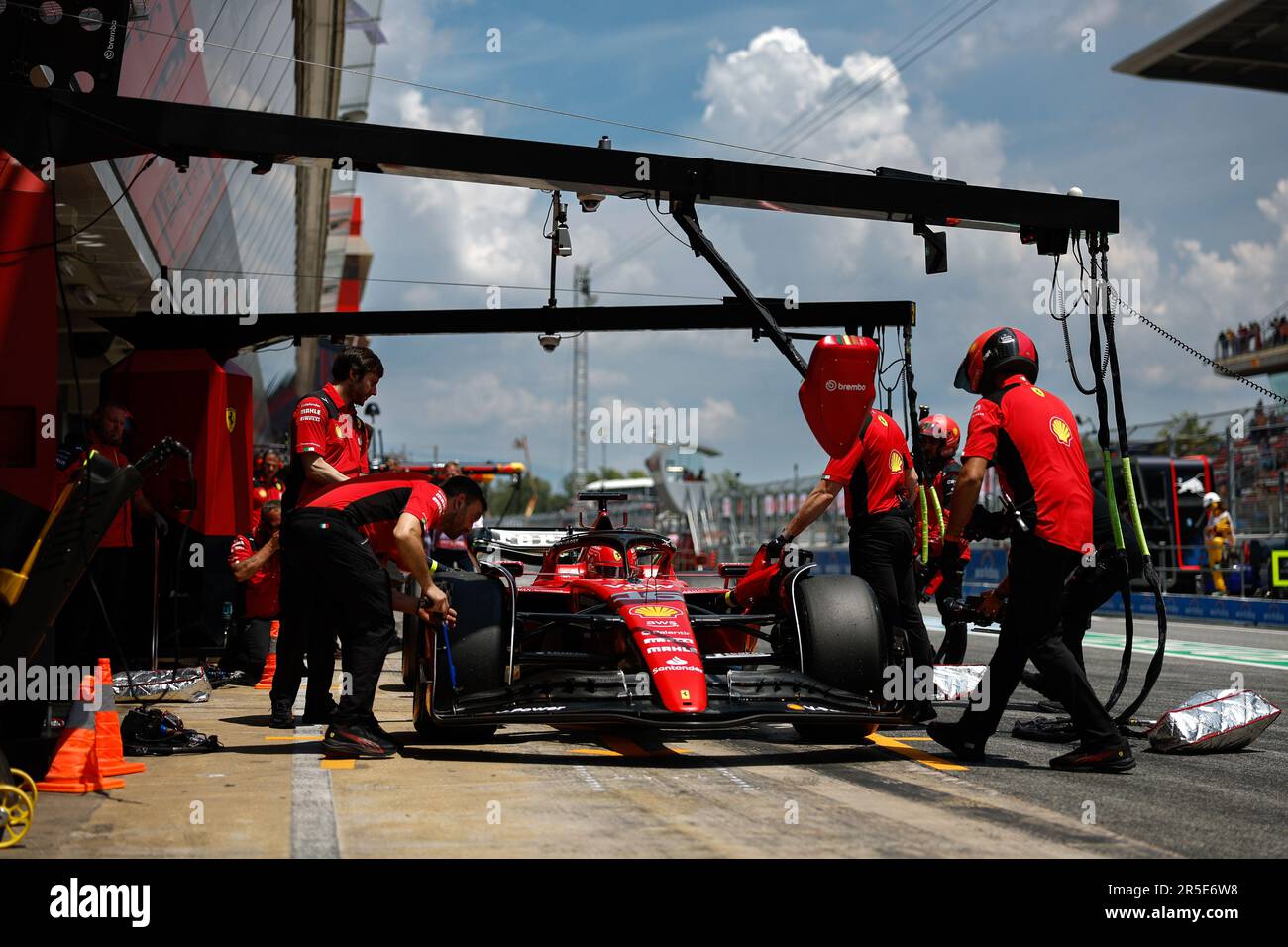 16 LECLERC Charles (mco), Scuderia Ferrari SF-23, Action während der Formel 1 AWS Gran Premio de Espana 2023, 7. Runde der Formel-1-Weltmeisterschaft 2023 vom 2. Bis 4. Juni 2023 auf dem Circuit de Barcelona-Catalunya in Montmelo, Spanien – Foto-DPPI Stockfoto