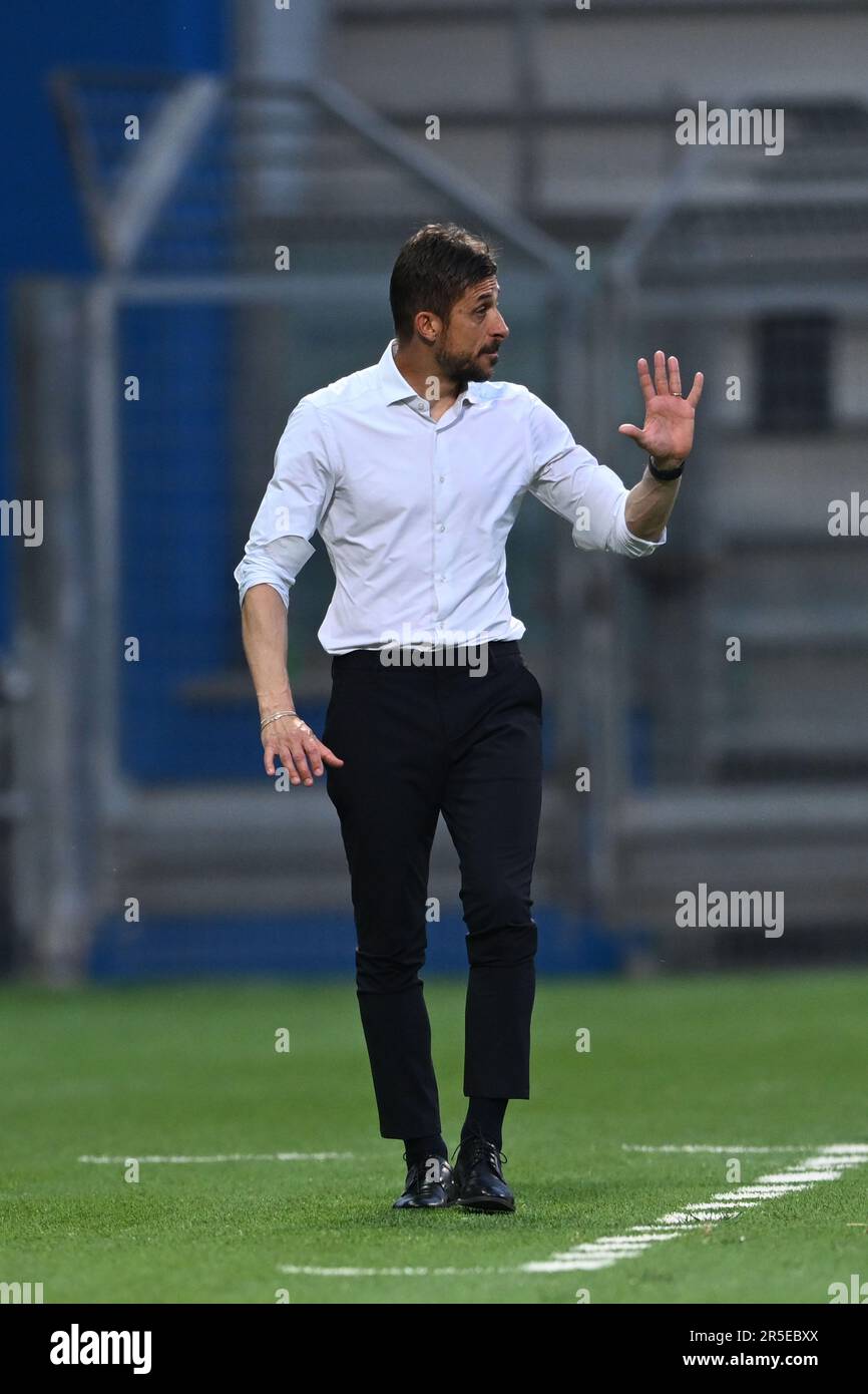 Alessio Dionisi Coach (Sassuolo) Während des italienischen Spiels „Serie A“ zwischen Sassuolo 1-3 Fiorentina im Mapei-Stadion am 2. Juni 2023 in Reggio Emilia, Italien. (Foto: Maurizio Borsari/AFLO) Stockfoto