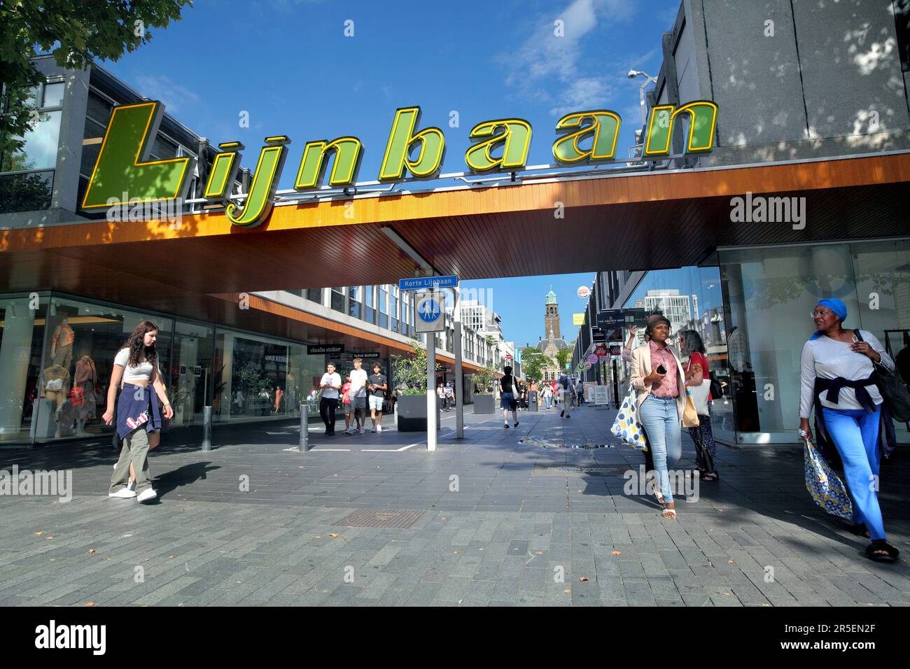 Teil des Einkaufsviertels Lijnbaan in Rotterdam, Niederlande Stockfoto
