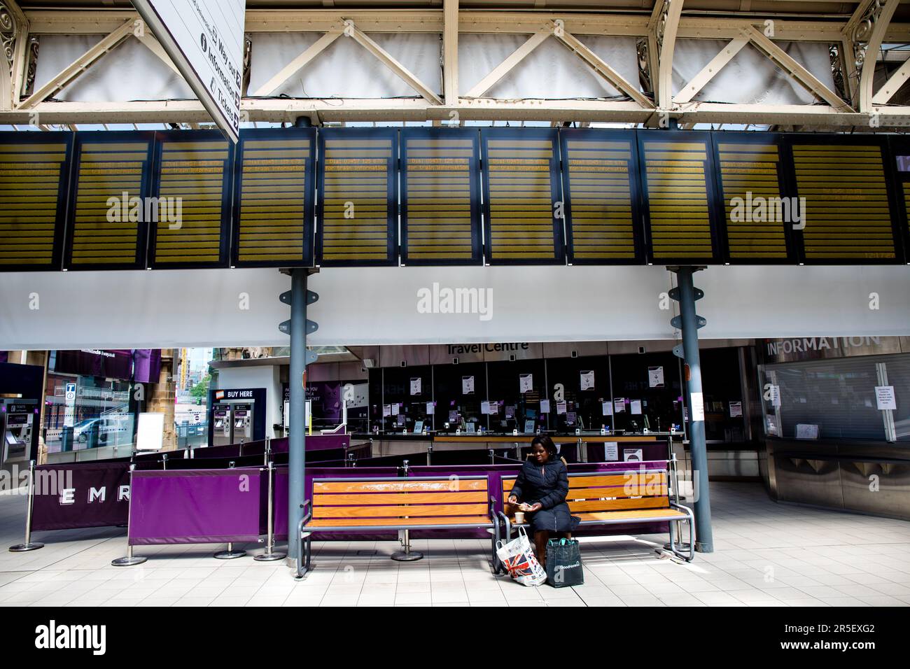 Sheffield UK, 3. Juni 2023 Offizielle Streikposten der ASLEF Union Train drivers streiken am Bahnhof Sheffield. Gary Bagshawe/Alamy Live News. Stockfoto