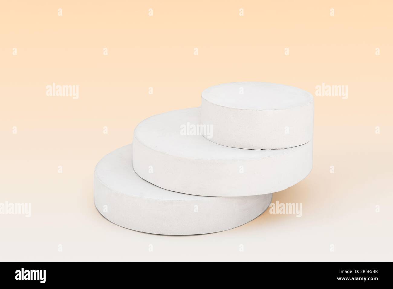 Podium für Kosmetik, Seife, Artikelpräsentation. Abstrakte Minimale Geometrische Kugel. Zylinder Drei Formen, Weicher Schatten. Anzuzeigende Szene Produkt, Objekt. S Stockfoto