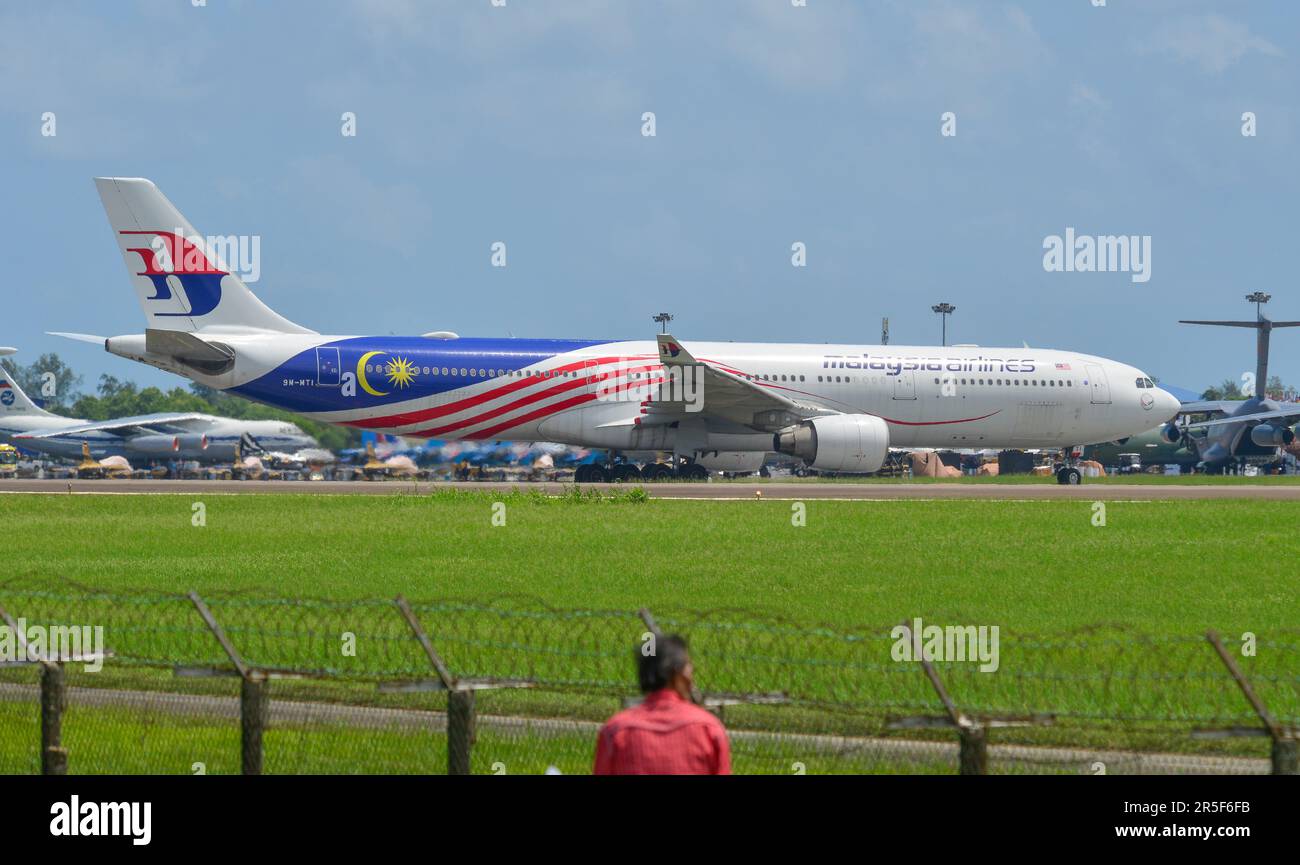 Langkawi, Malaysia - 28. Mai 2023. 9M-MTI Malaysia Airlines Airbus A330-300 Rolling zum Abflug vom Langkawi Airport (LGK), Malaysia. Stockfoto