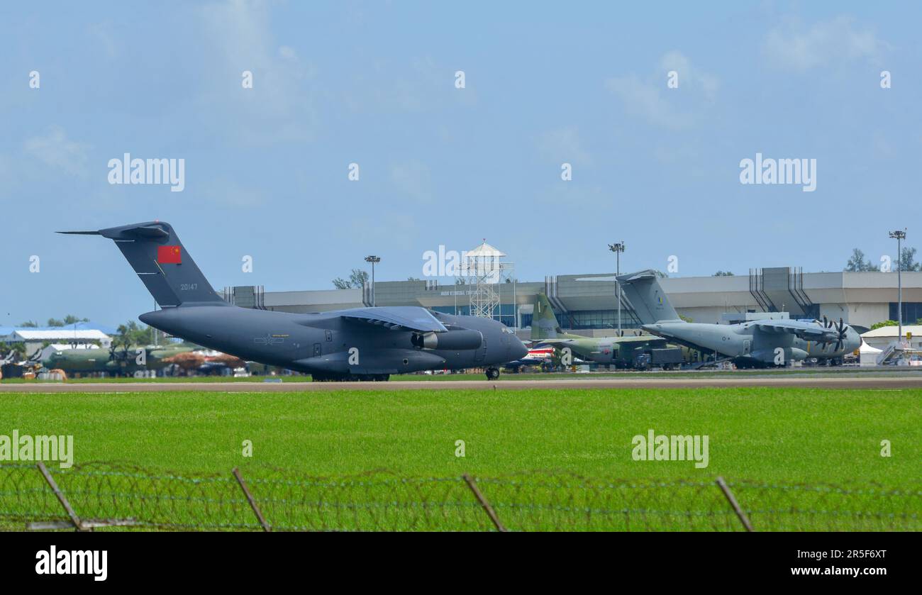Langkawi, Malaysia - 28. Mai 2023. PLA China Air Force Xian Y-20A (20147) Landung am Flughafen Langkawi (LGK), Malaysia. Stockfoto
