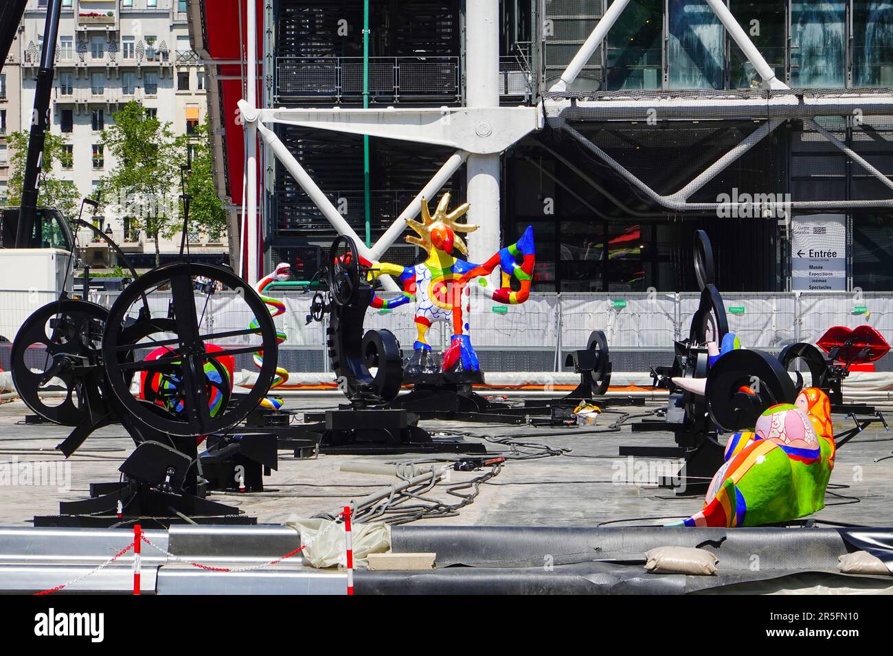 Die StravinskyBrunnen, La Fontaine Stravinsky, werden nach einer
