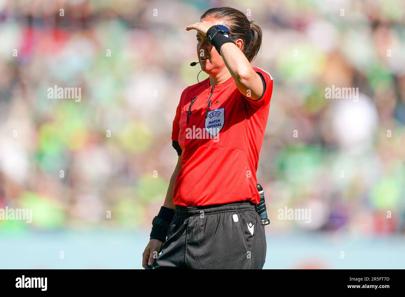 Eindhoven, Niederlande. 03. Juni 2023. EINDHOVEN, NIEDERLANDE - JUNI 3: Schiedsrichterin Cheryl Foster während des Finalspiels der UEFA Women's Champions League zwischen dem FC Barcelona und dem VfL Wolfsburg im PSV-Stadion am 3. Juni 2023 in Eindhoven, Niederlande (Foto von Joris Verwijst/Orange Pictures) Guthaben: Orange Pics BV/Alamy Live News Stockfoto