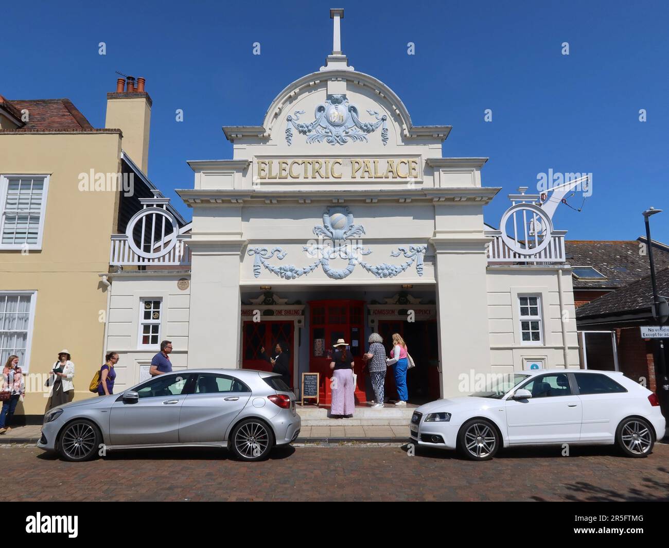 Harwich, Essex - 3. Juni 2023 : Electric Palace Art déco-Kino. 1911 gebaut. Denkmalgeschütztes Gebäude der Klasse 2. Stockfoto