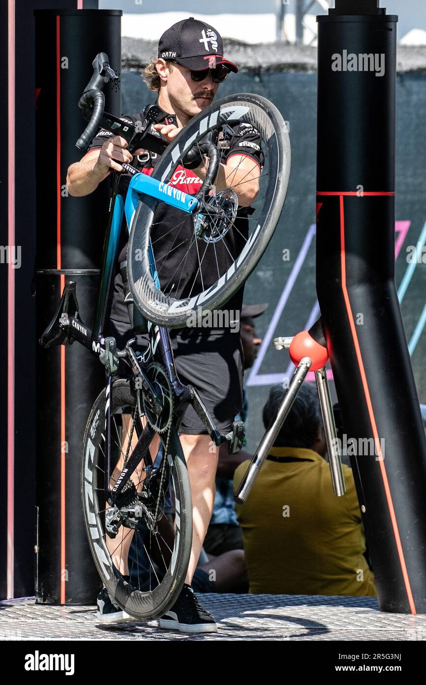 Barcelona, Spanien. 02. Juni 2023. Montmelo, Barcelona, Spanien. 02. Juni 2023; #77, Valtteri BOTTAS, FIN, Alfa Romeo Racing F1 Team während der FIA F1 Weltmeisterschaft. Formel 1 Grand Prix von Spanien, Circuit de Catalunya in der Nähe von Montmelo - Bild mit gebührenpflichtiger Haftung - Foto: © Cristiano BARNI/ATP Images (BARNI Cristiano/ATP/SPP) Guthaben: SPP Sport Press Photo. Alamy Live News Stockfoto