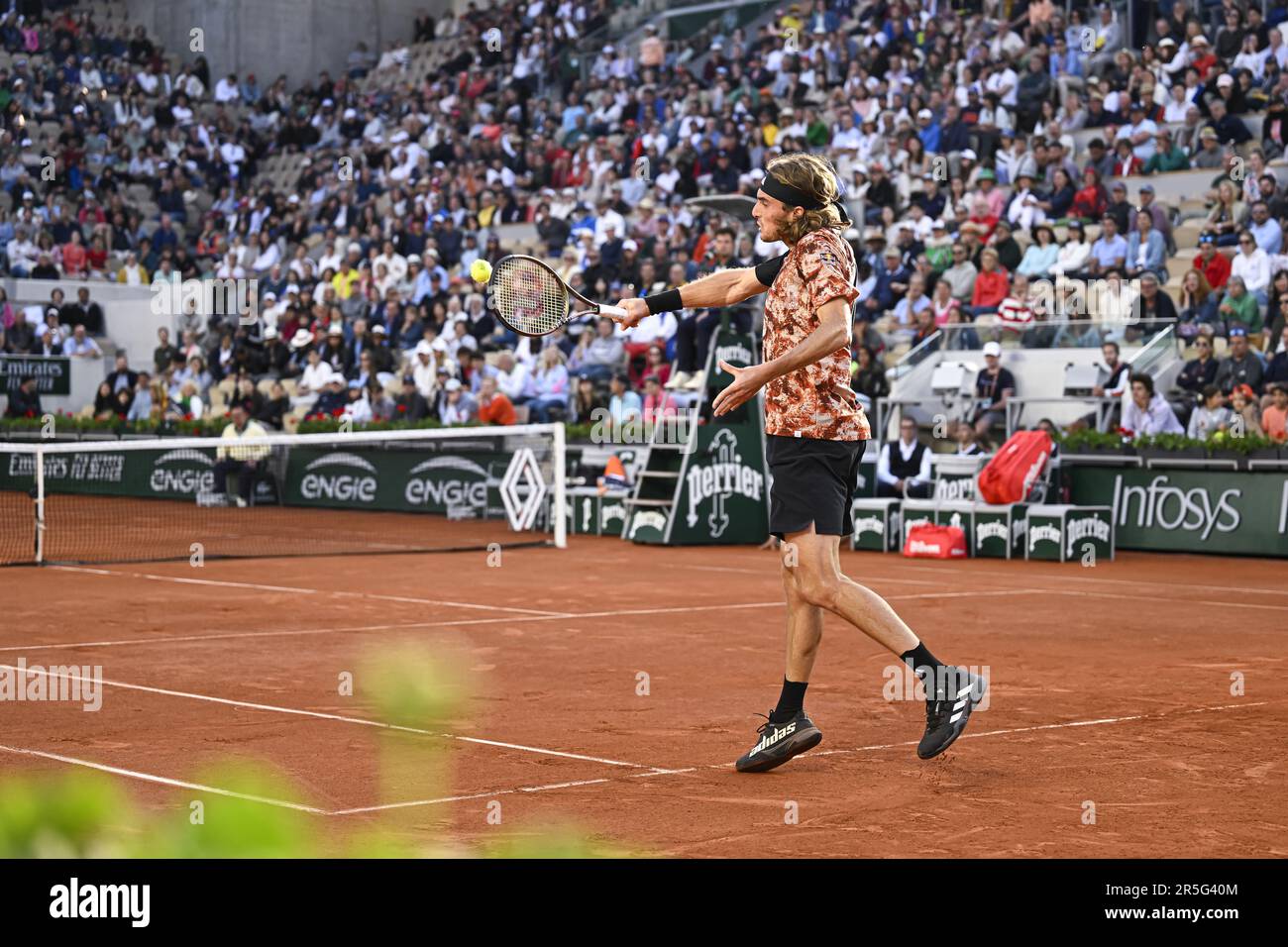 Stefanos Tsitsipas auf Court Suzanne Lenglen während der French Open, Grand Slam Tennis Turnier am 2. Juni 2023 im Roland Garros Stadion in Paris, Frankreich. Foto Victor Joly/DPPI – Foto: Victor Joly/DPPI/LiveMedia Stockfoto