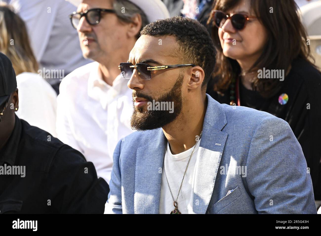 Rudy Gobert, Basketballspieler, während der French Open, Grand Slam Tennis Turnier am 2. Juni 2023 im Roland Garros Stadion in Paris, Frankreich. Foto Victor Joly/DPPI – Foto: Victor Joly/DPPI/LiveMedia Stockfoto