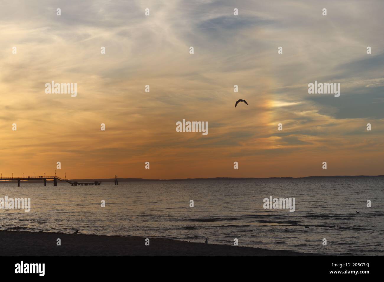 Sonnenuntergang am Ostseestrand Stockfoto