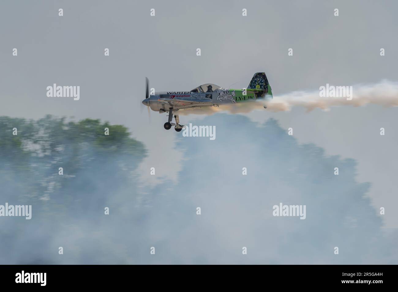 Sukhoi Su-31 auf der Pardubice Air Show 2023 in Pardubice, Tschechische Republik Stockfoto