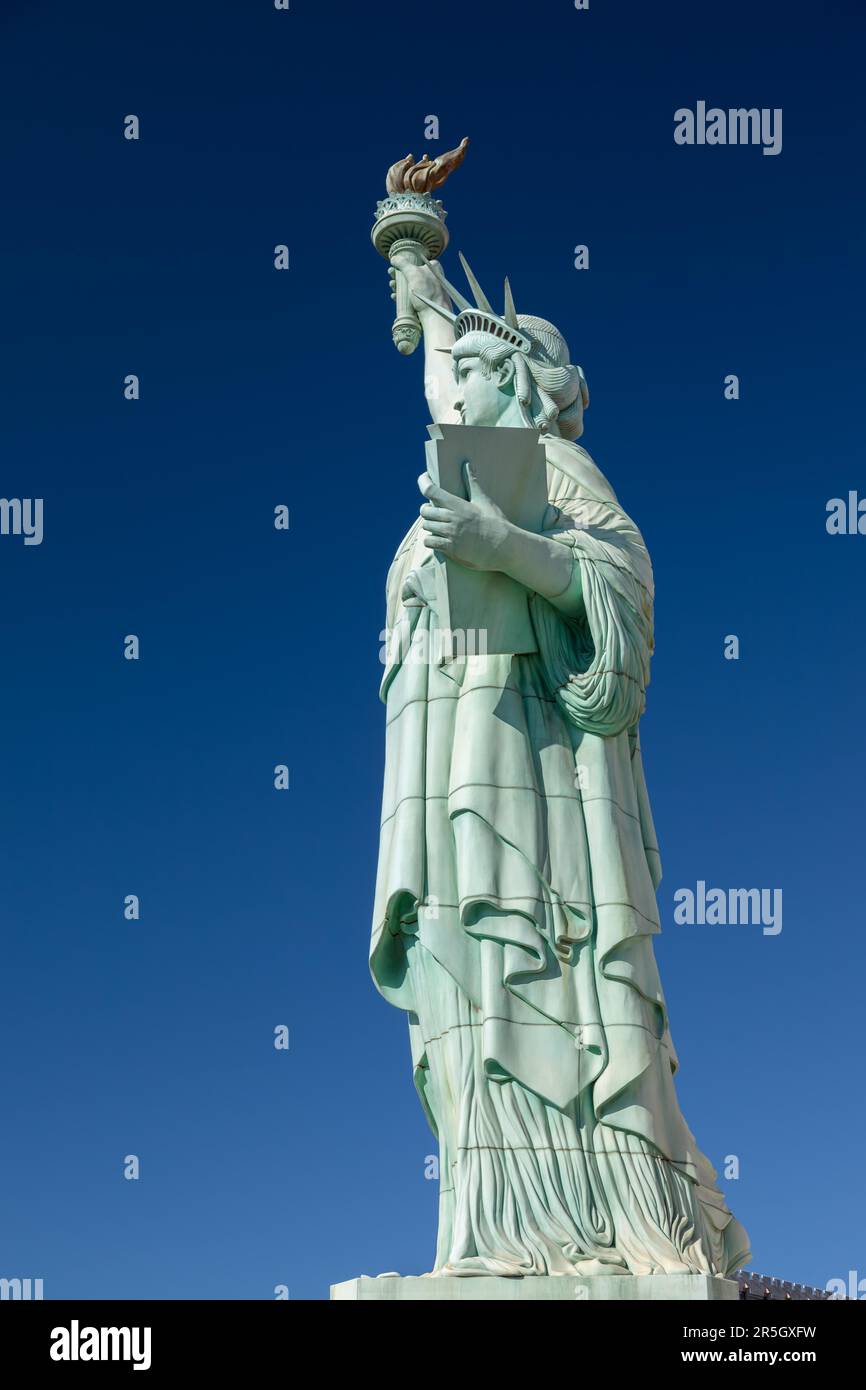 LAS VEGAS, NEVADA, USA - 1. AUGUST: Blick auf die Replik-Freiheitsstatue im New York New York Hotel und Casino in Las Vegas Nevada am 1. August 2011 Stockfoto