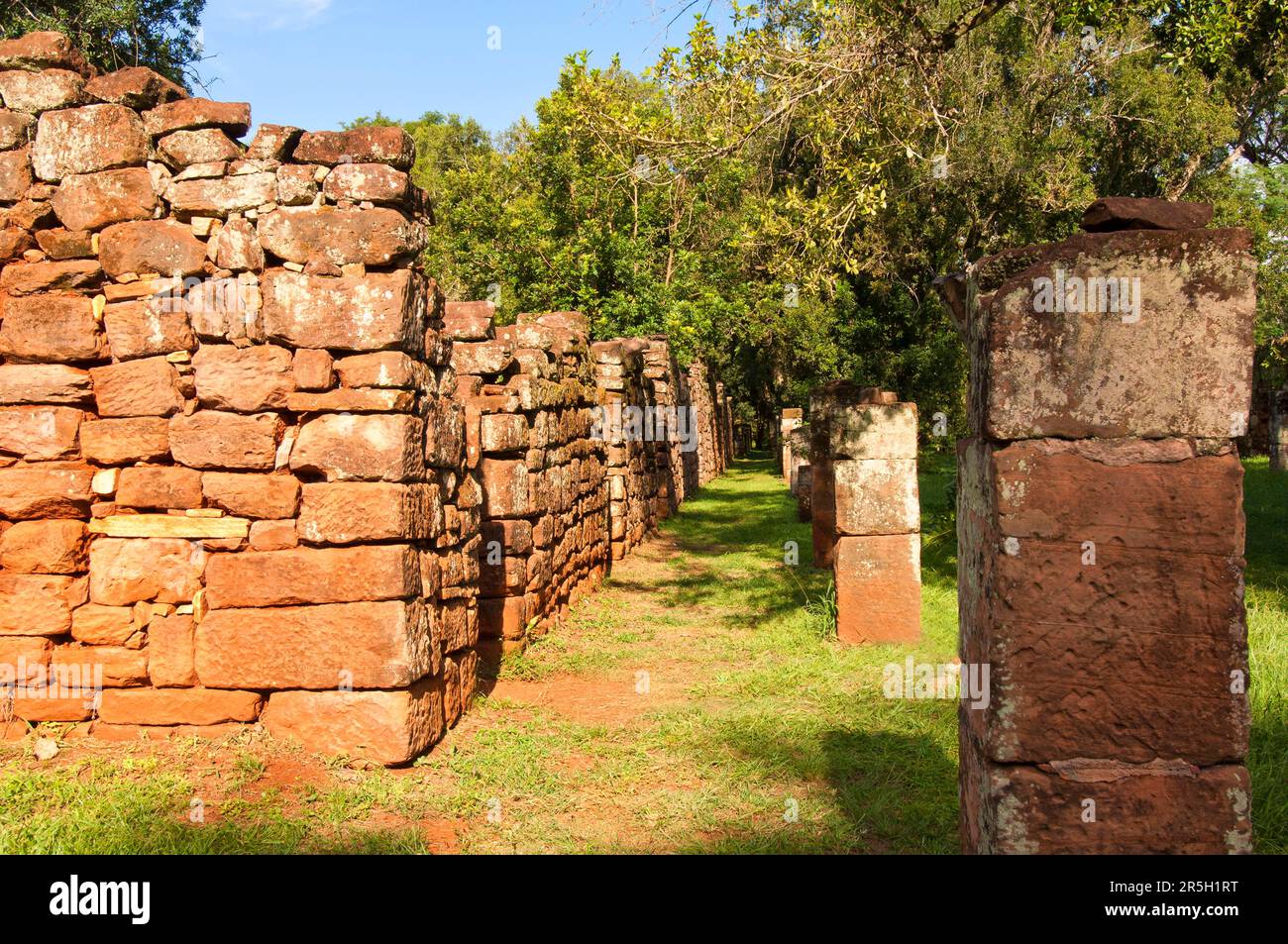 Ruinen der Jesuitenreduzierung, San Ignacio Mini, Indianerwohnungen, Provinz Misiones, Argentinien Stockfoto