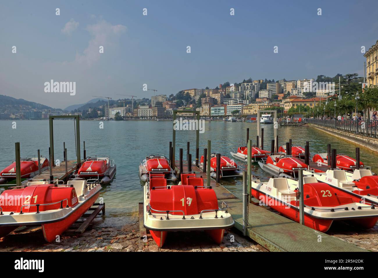 Tretboote, Luganer See, Lugano, Tessin, Lago di Lugano, Lago di Ceresio, Schweiz Stockfoto