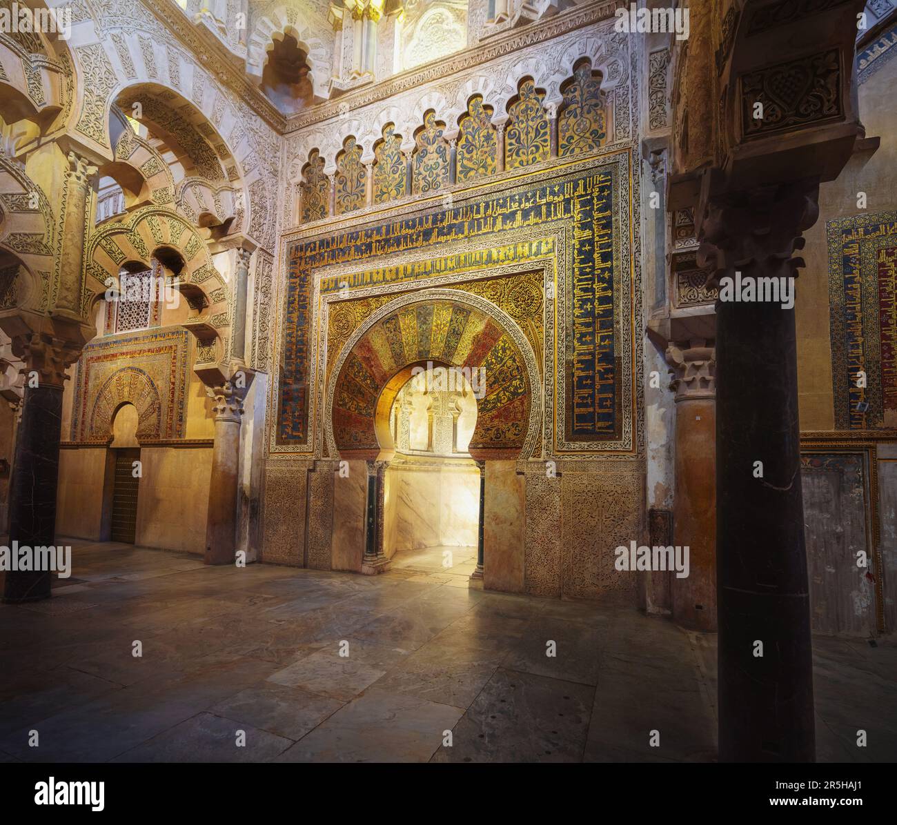 Mihrab (Gebetsnische) in der Moschee-Kathedrale von Cordoba Interior - Cordoba, Andalusien, Spanien Stockfoto
