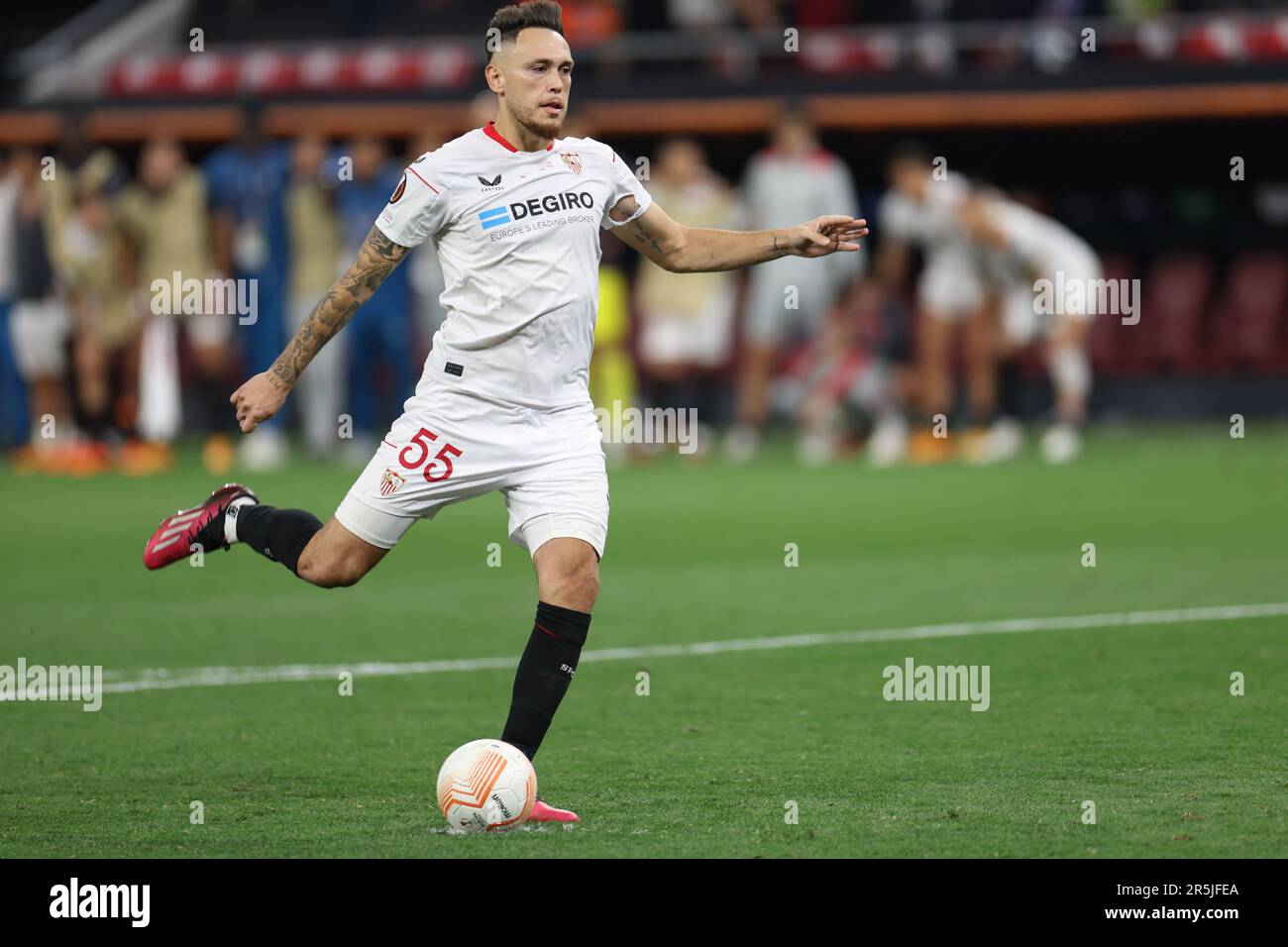 Sevillas argentinischer Stürmer Lucas Ocampos in Aktion während des letzten Fußballspiels der UEFA Europa League zwischen dem FC Sevilla und ALS Roma in der Puskas Arena. Endstand: Sevilla 1:1 ALS Roma (Strafen 4:1). Stockfoto