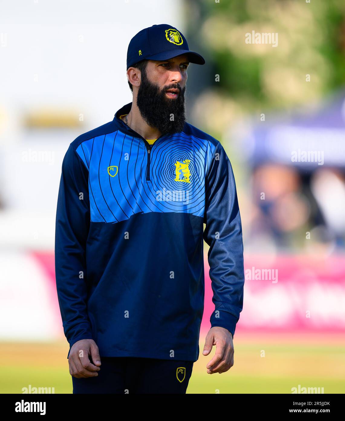 Moeen Ali aus Birmingham spielt bei einem Vitalitätsschlager-T20-Spiel gegen Derbyshire Falcons Stockfoto