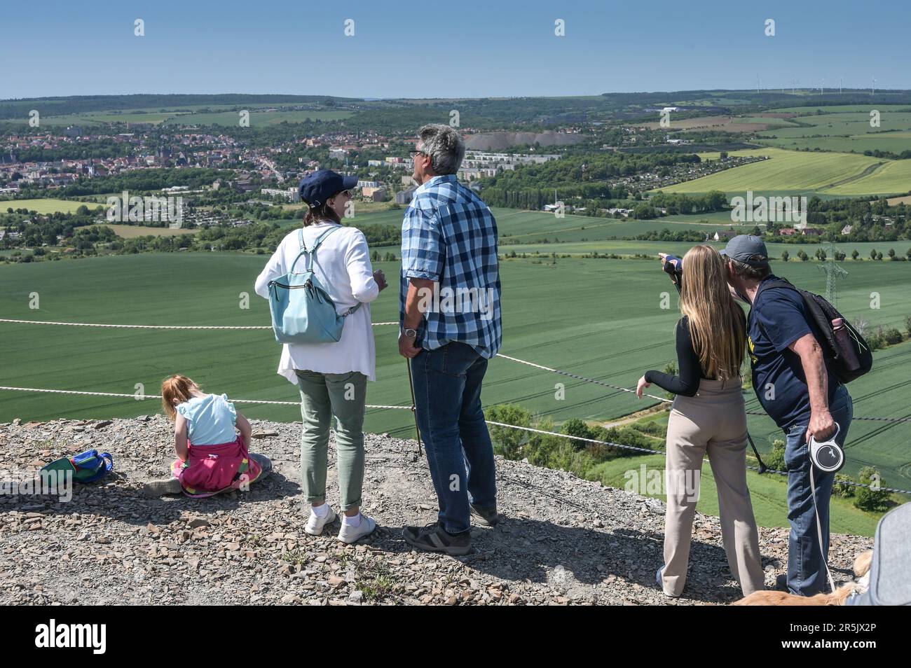 Volkstedt, Deutschland. 04. Juni 2023. Die Besucher oben auf dem