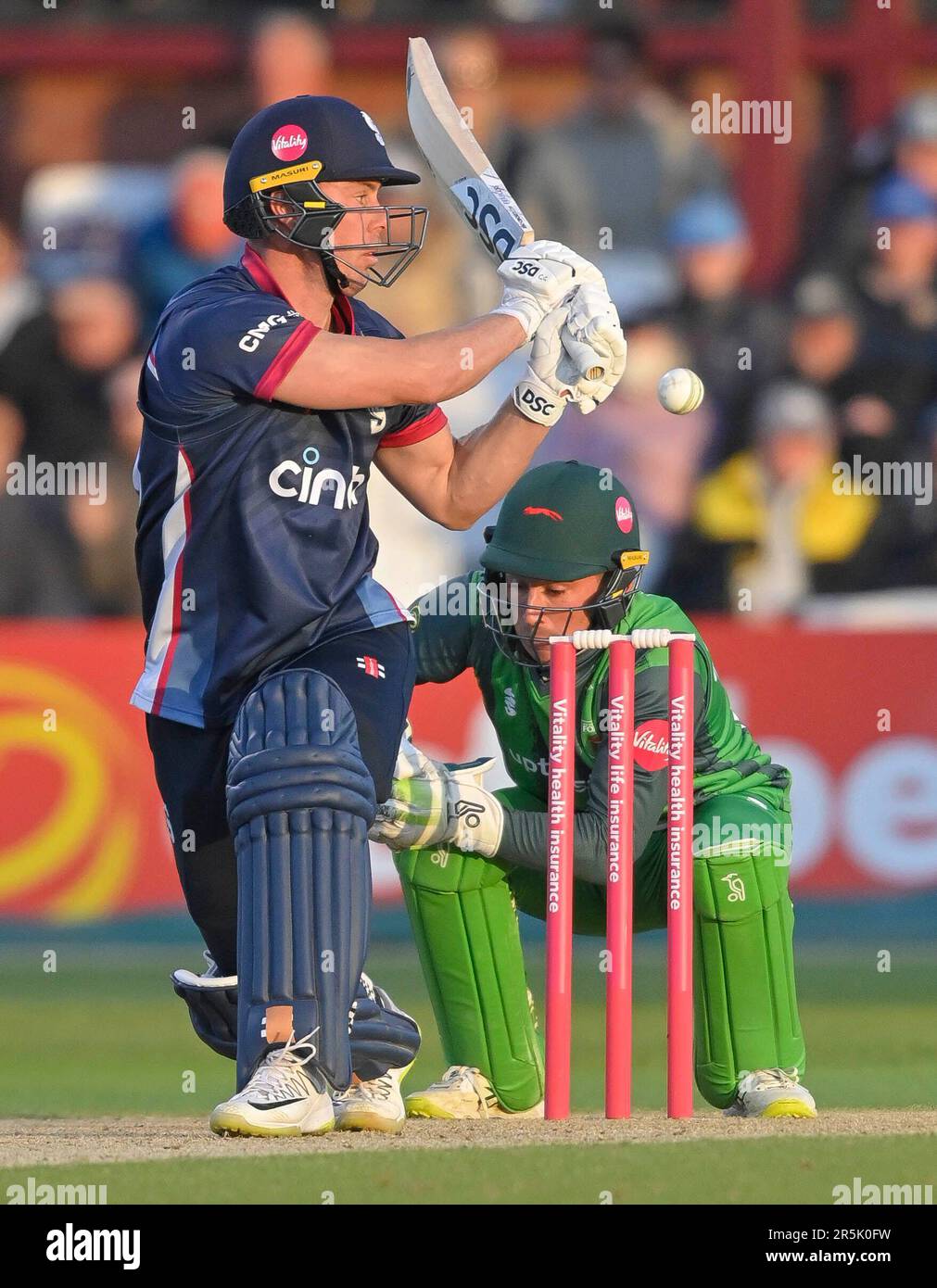 Northampton Juni 2 : Chris Lynn von Northamptonshire während des Vitality T20 Blast Match zwischen Northamptonshire Steelbacks und LEICESTERSHIRE FÜCHSEN am County Ground Northampton am 2. Juni 2023 Northampton England . Stockfoto