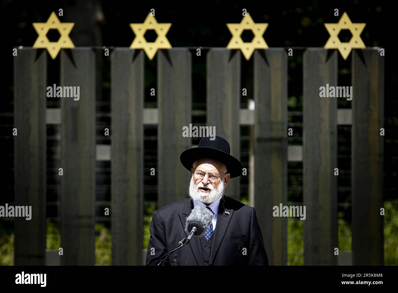 VUGHT - Häuptling Rabbi Binyomin Jacobs anlässlich eines Gedenkens an die Kindertransporte im Nationaldenkmal Camp Vught, wo am 6. Und 7. Juni 1943, vor 80 Jahren dieses Jahres, fast 1300 Kinder von den deutschen Besatzern von Vught in das Vernichtungslager Sobibor transportiert und sofort vergast wurden. ANP RAMON VAN FLYMEN niederlande raus - belgien raus Stockfoto