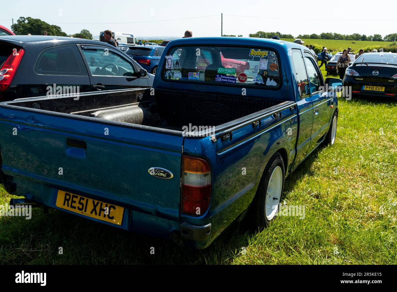 Ford holt ab. Oldtimer-Treffen auf Hanley Farm, Chepstow. Stockfoto