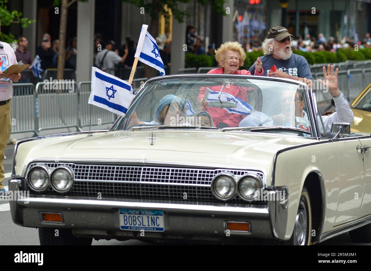 New York City, Usa. 4. Juni 2023. Während der Parade in New York City zum 75. Jahrestag der Gründung der israelischen Nation ist ein Paradewagen zu sehen. Kredit: Ryan Rahman/Alamy Live News Stockfoto