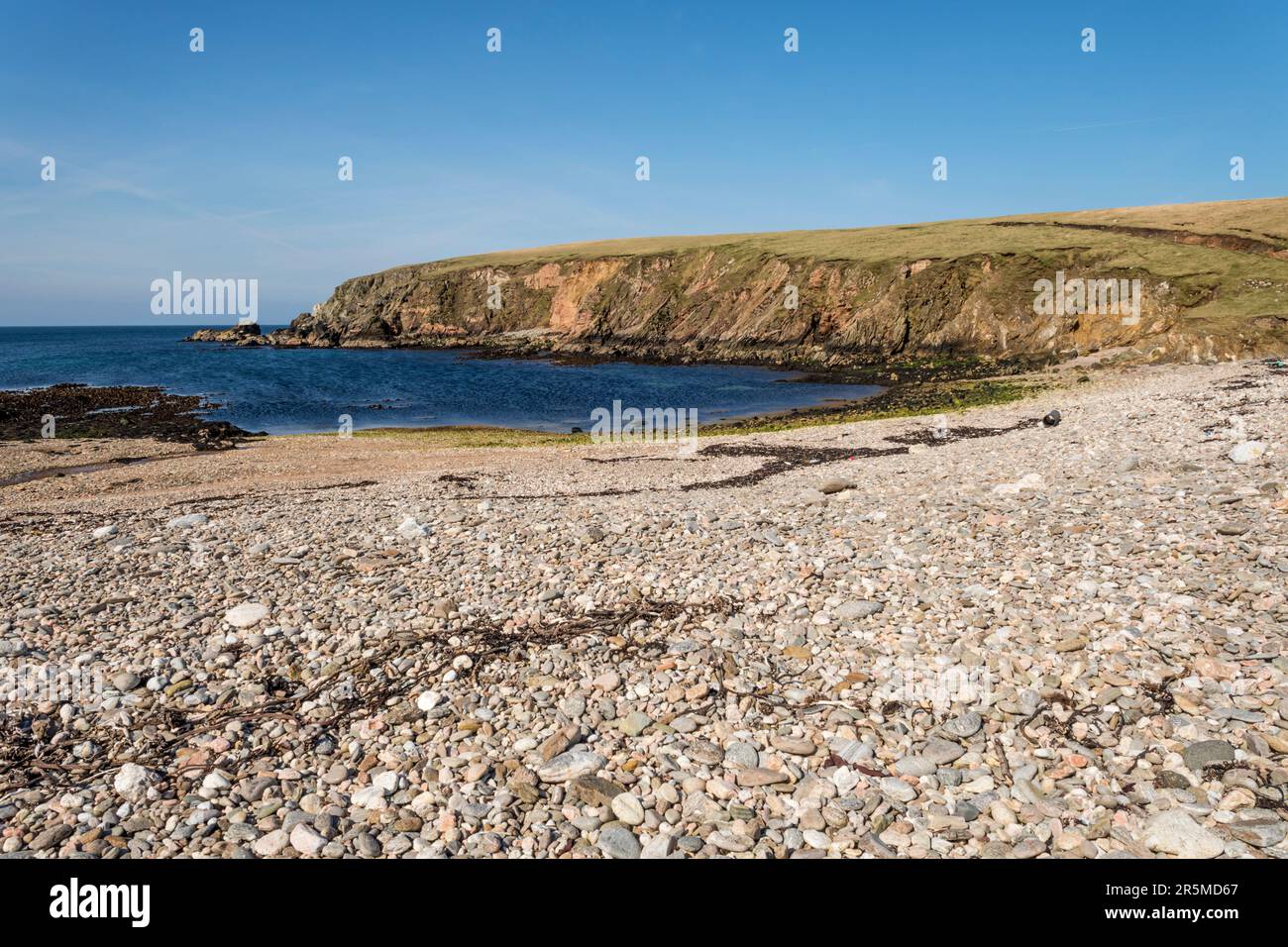 Strand in Gloup auf der Insel Yell, Shetland. Stockfoto