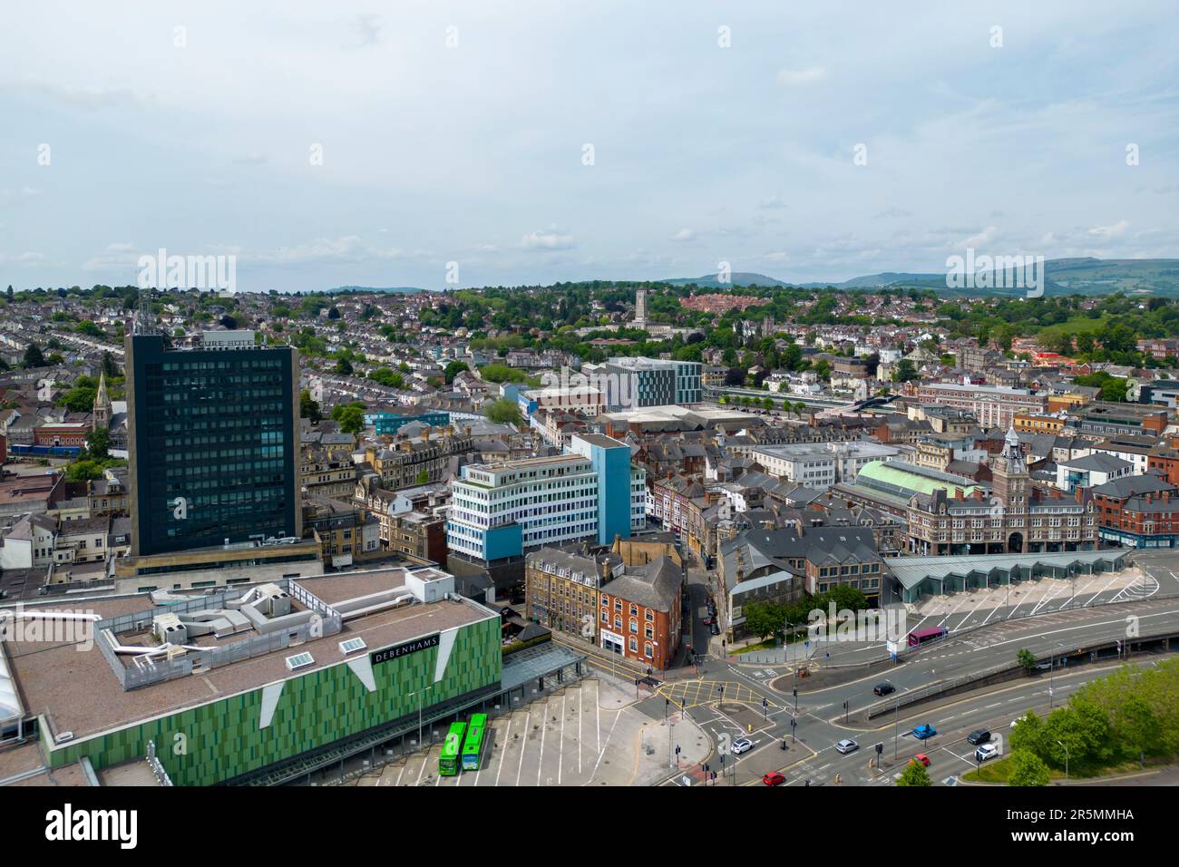 Luftaufnahme von Newport, Südwales, Newport Market, Stadtzentrum und Busbahnhof. Stockfoto