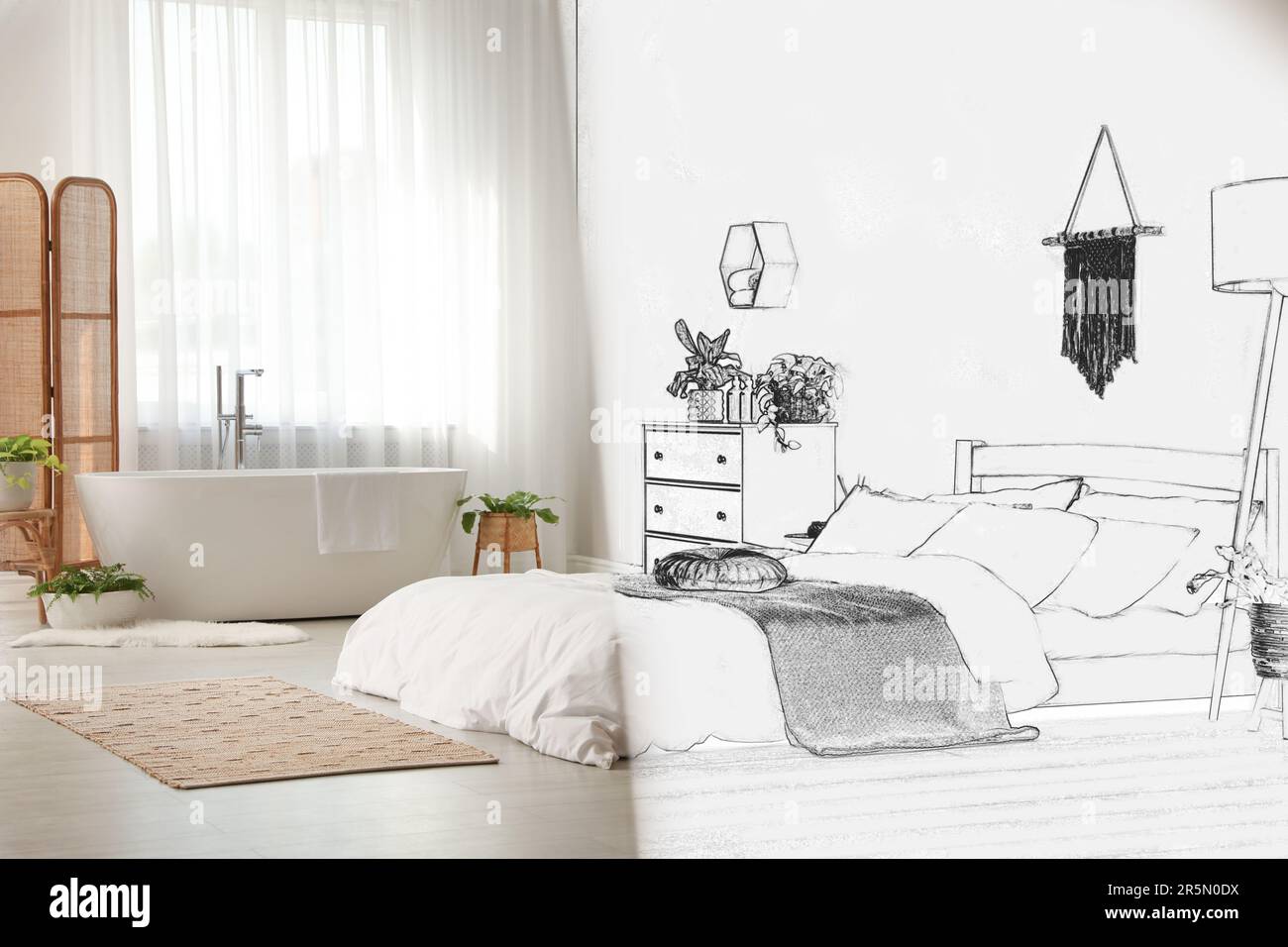 Von der Idee zur Umsetzung. Gemütliches Apartment mit kombiniertem Bad und Schlafbereich. Collage aus Foto und Skizze Stockfoto
